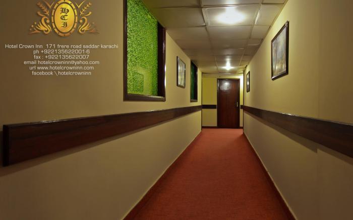 Hotel Crown Inn