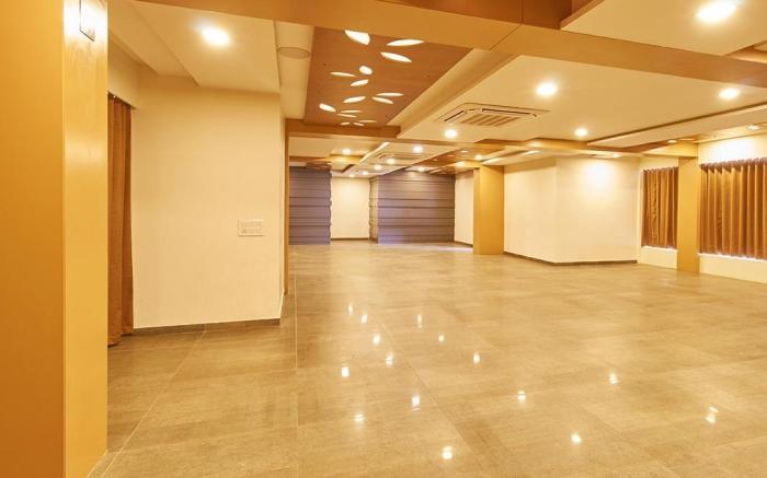 7Wonders Hotel Gandhinagar