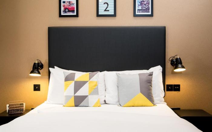 Room 2 Hammersmith Townhouse