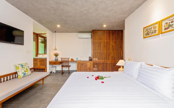 Serene Riverside Hotel Hoi An                                                                