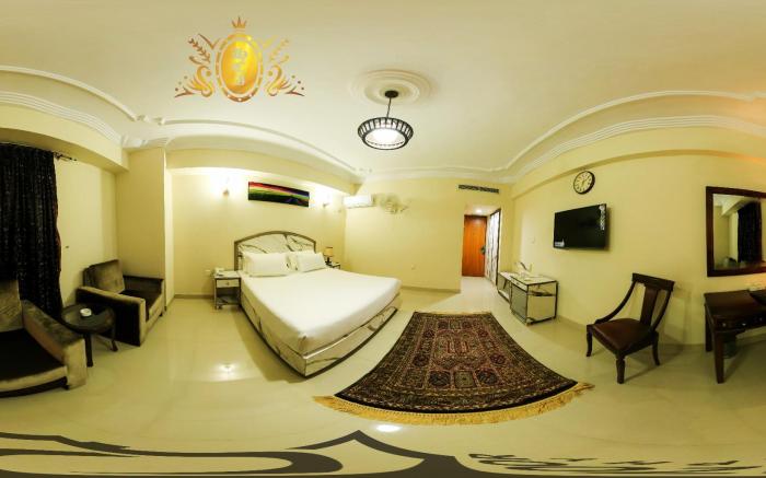Hotel Crown Inn