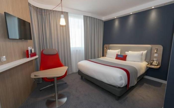 Holiday Inn Express Paris - Velizy By IHG