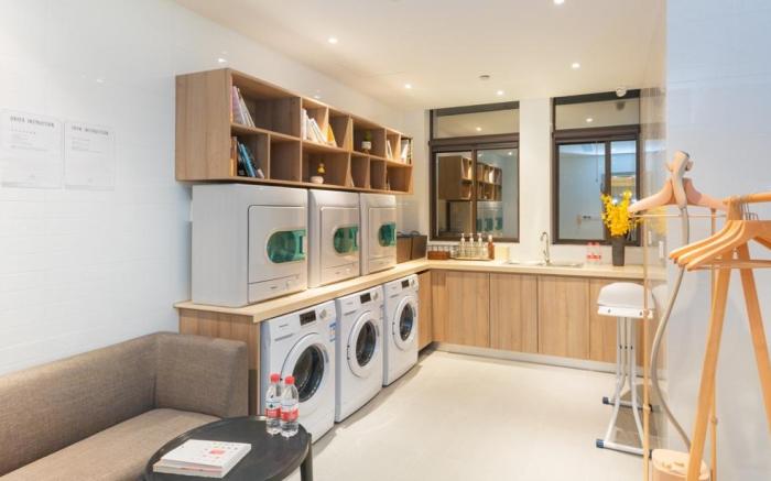 Atour Hotel Huzhou Changxing Changhai Road