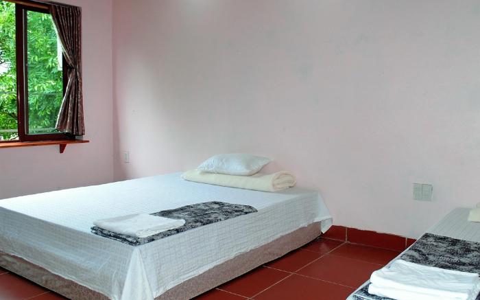 Ho Nui Dinh Hotel