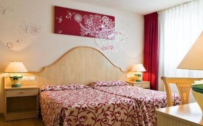 Monica Hotel