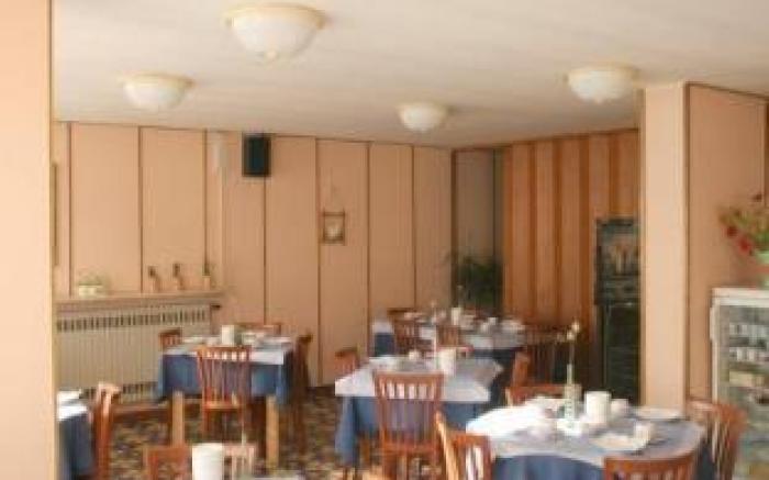 OMAMA Hotel