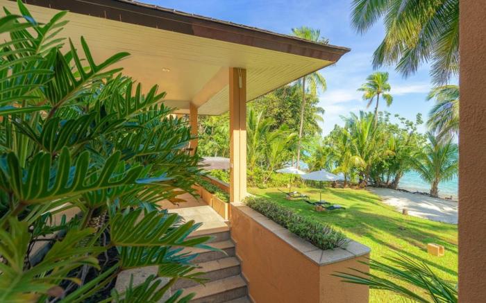 Coral Cove Beachfront Villa - Koh Chang