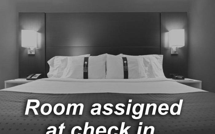 Holiday Inn Express & Suites Omaha - Millard Area By IHG