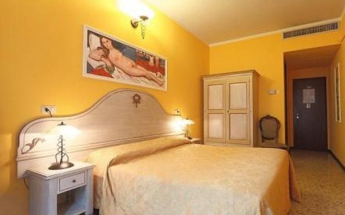 Florence Old Bridge B&B