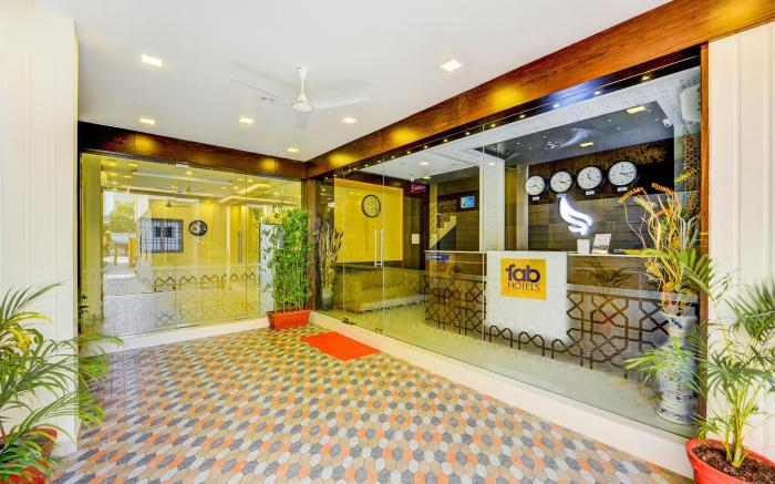 FabHotel Sky Bay - Nr. Sambhavnath Bhagwan Jain Temple & Spencer Plaza Mall
