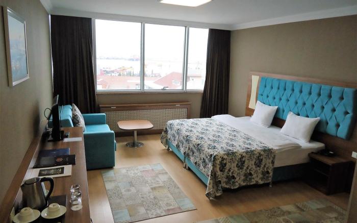 Golden Lounge Hotel