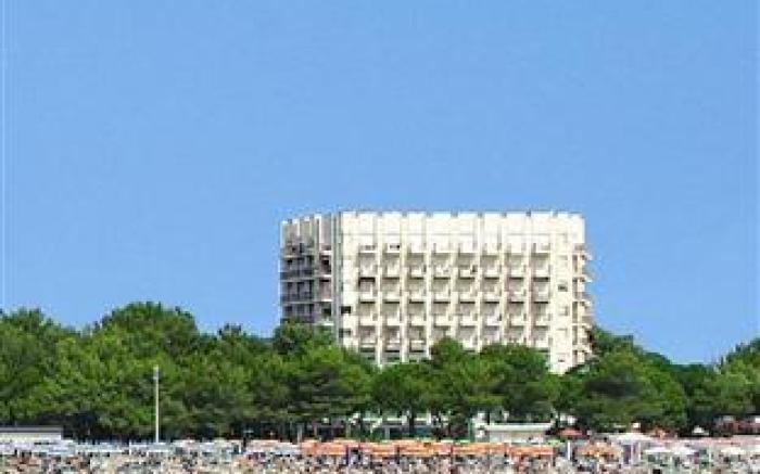 International Beach Hotel