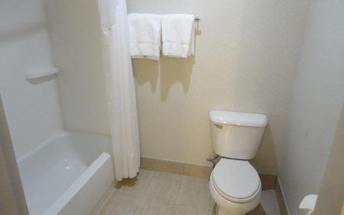 Holiday Inn Express & Suites Brentwood By IHG