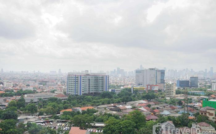 Cozy Studio Green Pramuka Apartment By Travelio