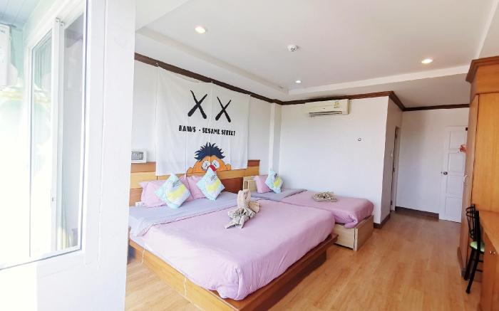 B/Monthly Rent/Luxury  Room/patongCenter/Balcony 