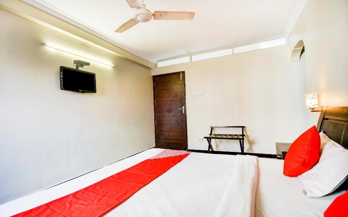 OYO 65041 Hotel Vishnu Priya