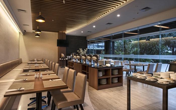 Grand Whiz Poins Simatupang Jakarta