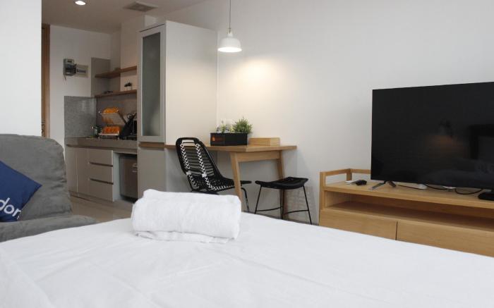 Comfy & Artsy Studio @Beverly Dago Apt By Travelio