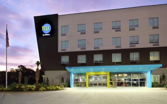 Tru by Hilton Mobile I-65 Government Blvd