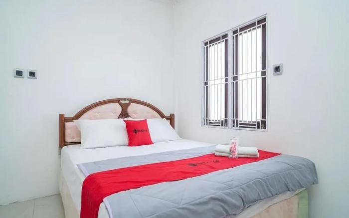 RedDoorz Syariah near Jalan A Yani KM 8 Citraland