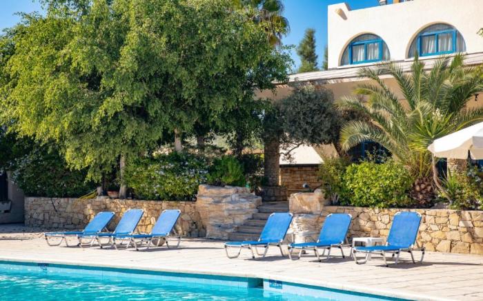 Navarria Hotel