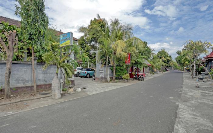 OYO 3096 Hotel Dewi Warsiki Near Gilimanuk Port