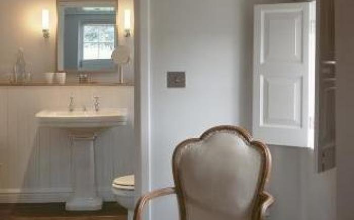 The Wheelwrights Arms Hotel