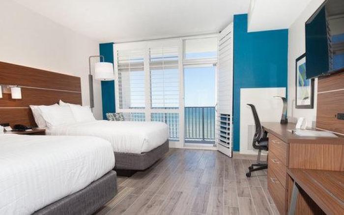 Holiday Inn Express & Suites Panama City Beach - Beachfront By IHG