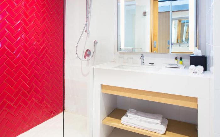 Four Points by Sheraton Surabaya, Tunjungan Plaza