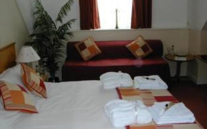 Roydon Marina Village Hotel