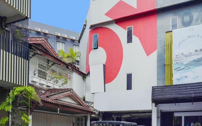 Hotel O Makassar near Mall Panakukkang formerly Sayang Home Stay