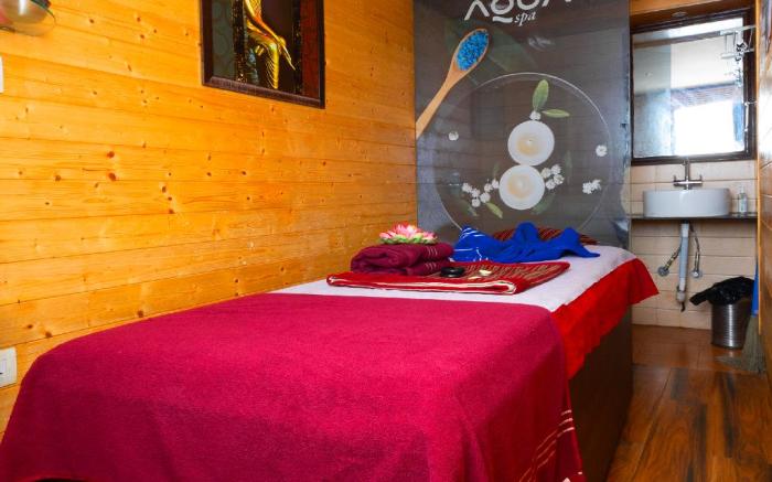 Sumitel Hotel 500 meters from Mall Road