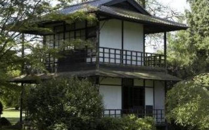 Fanhams Hall, Exclusive Collection