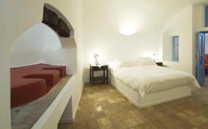 Pantelia Suites