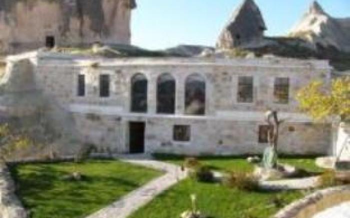 Traveller's Cave Hotel