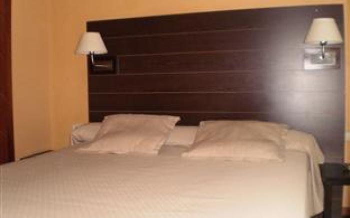 Reial Pirineus Hotel