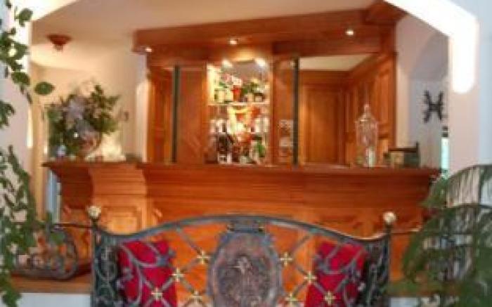 Dietrichsteinerhof Apartments & Rooms