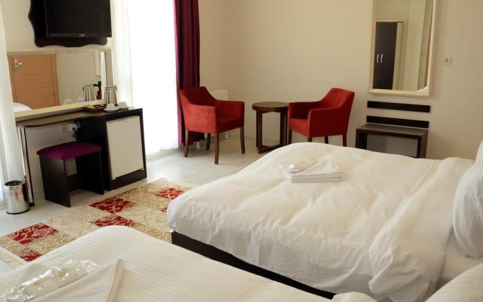 Niconya Port Suite & Hotel