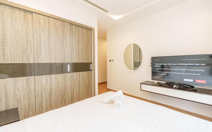 Romantic 02Br apartment Vinhomes Metropolis