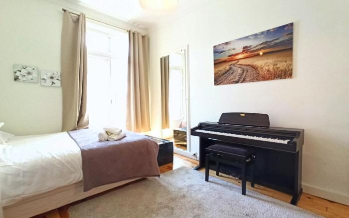 Provencal Style and Large 1 Bedroom Rue Florian