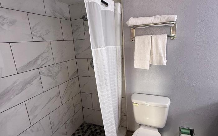 Executive Inn and Kitchenette Suites