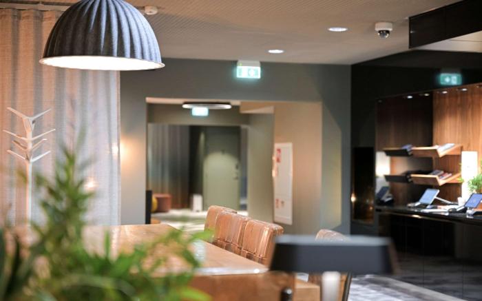 Glo Hotel Airport