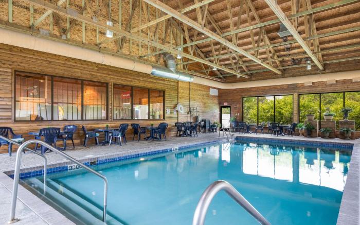 The Shore Club Wisconsin, Ascend Hotel Collection
