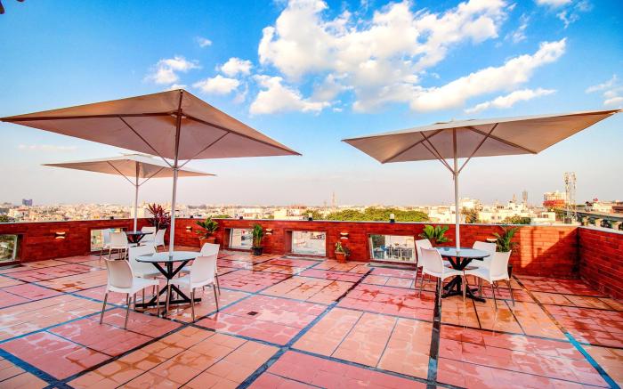 FabHotel The Royal Suites - Nr. Gopalan innovation mall