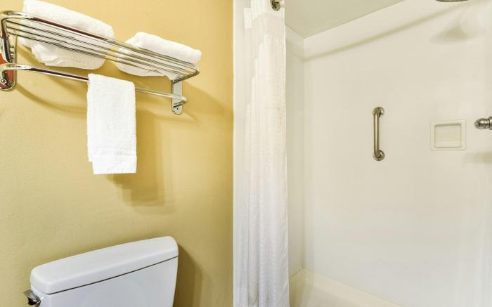 OYO Townhouse Oklahoma City Airport