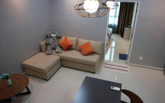 V30 Vince's Modern Designer home in Amazing I-City