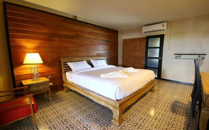 The 8 Factory Hotel