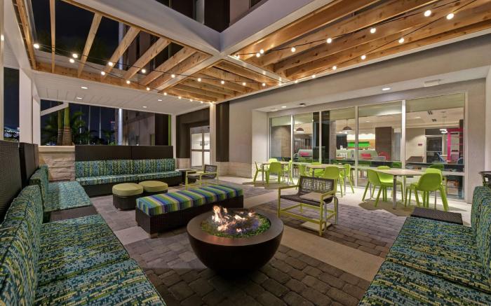 Home2 Suites by Hilton West Palm Beach Airport