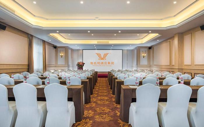 Vienna Hotel Nanning Xiangsi Lake University Town
