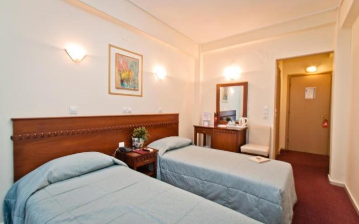 Triton Hotel Piraeus